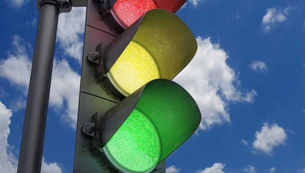 How Can Lakeland Make Its Most Dangerous Intersections Safer? - Traffic Light