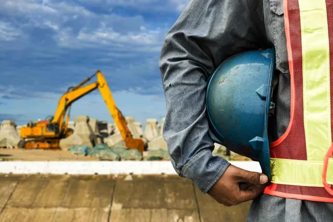Here’s What Protects Jackson Construction Workers - workers helmet